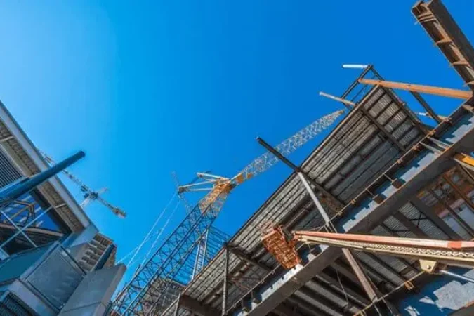 Building construction and technology course with civil engineering training and site work